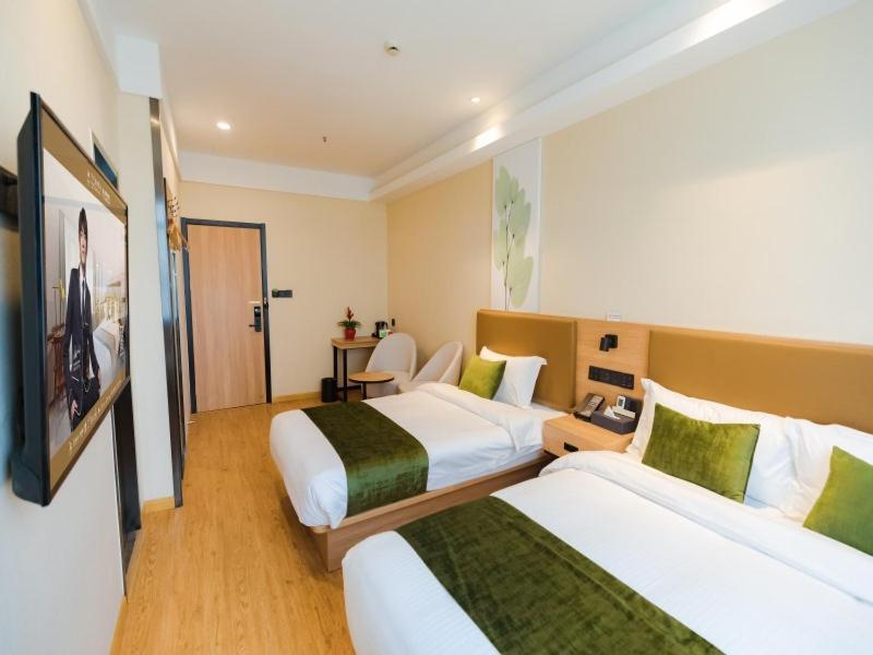 Greentree Huangxing Park Subway Station Express Hotel 3*