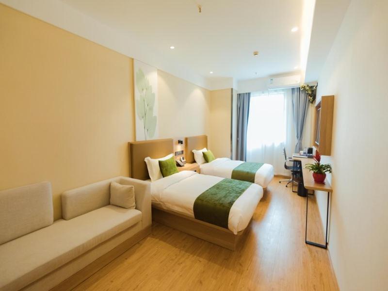 Greentree Huangxing Park Subway Station Express Hotel