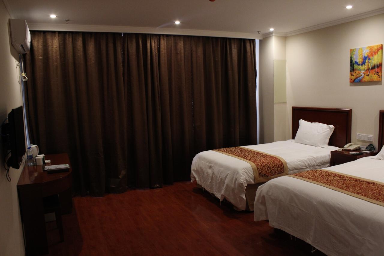 Greentree Huangxing Park Subway Station Express Hotel